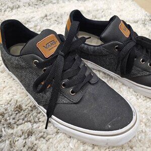 Classic mens vans sneakers- low top- charcoal gray- size 11